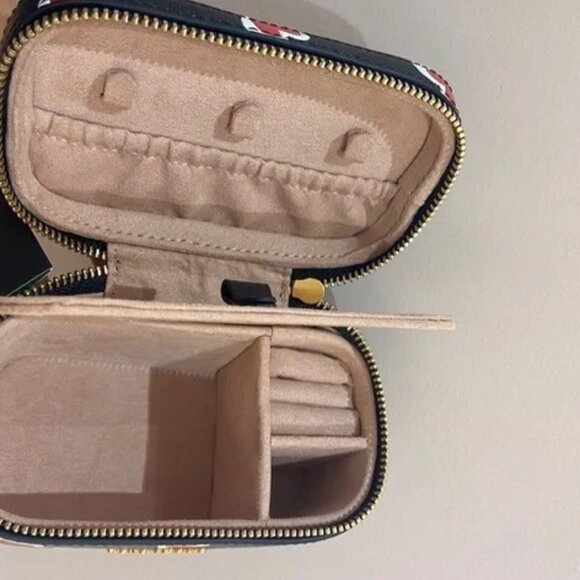 Kate Spade Morgan Stencil Hearts Jewelry Case - Picture 4 of 4